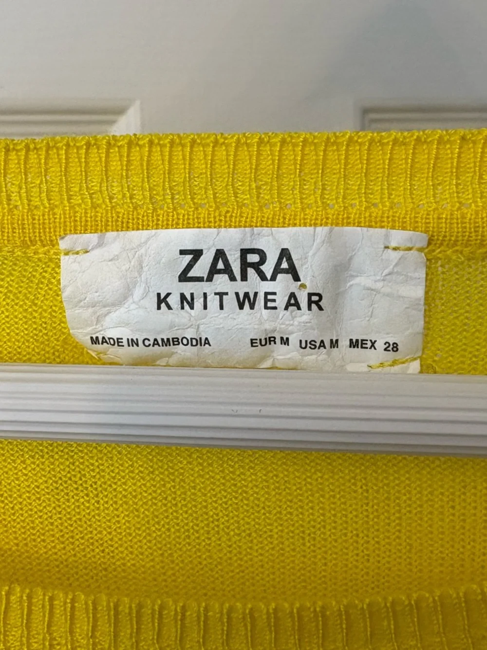 Zara Sunny Yellow Lightweight Crewneck Sweater Top Size Medium - Picture 6 of 10